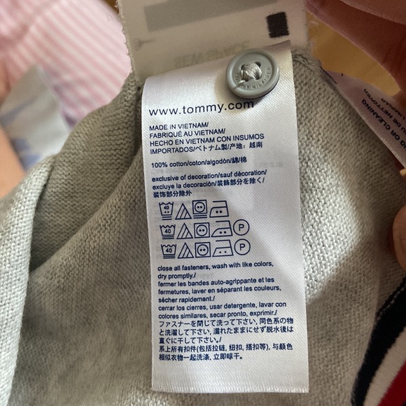 ✨3/$15✨tommy hilfiger button down longsleeve - Picture 7 of 7